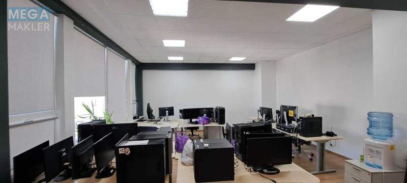 Оренда комерційної нерухомості, 350&nbsp;кв.м, под офис, <a class="location-link" href="/kiev/" title="Недвижимость Київ">Київ</a>, <a class="location-link" href="/kiev/dneprovskij/" title="Недвижимость Дніпровський район">Дніпровський р-н</a>, Евгения Сверстюка ул., 11 (изображение 3)