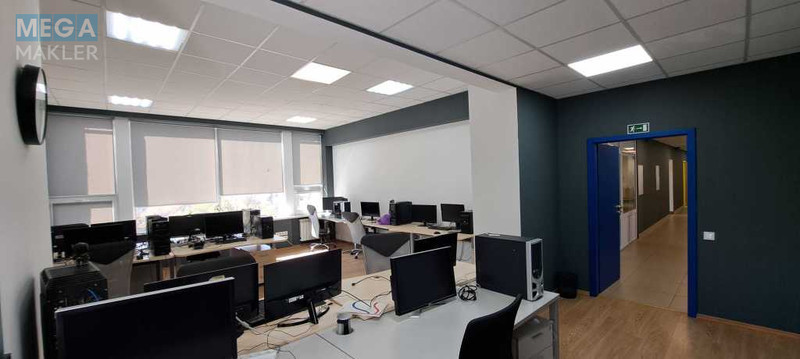 Оренда комерційної нерухомості, 350&nbsp;кв.м, под офис, <a class="location-link" href="/kiev/" title="Недвижимость Київ">Київ</a>, <a class="location-link" href="/kiev/dneprovskij/" title="Недвижимость Дніпровський район">Дніпровський р-н</a>, Евгения Сверстюка ул., 11 (изображение 10)