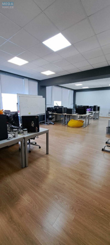 Оренда комерційної нерухомості, 350&nbsp;кв.м, под офис, <a class="location-link" href="/kiev/" title="Недвижимость Київ">Київ</a>, <a class="location-link" href="/kiev/dneprovskij/" title="Недвижимость Дніпровський район">Дніпровський р-н</a>, Евгения Сверстюка ул., 11 (изображение 11)