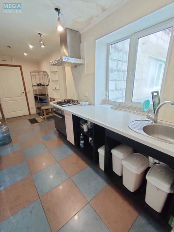 Оренда 4 кімнатні квартири, <a class="location-link" href="/kiev/" title="Недвижимость Київ">Київ</a>, <a class="location-link" href="/kiev/goloseevskij/" title="Недвижимость Голосіївський район">Голосіївський р-н</a>, Листопадна вул., 2 (изображение 15)