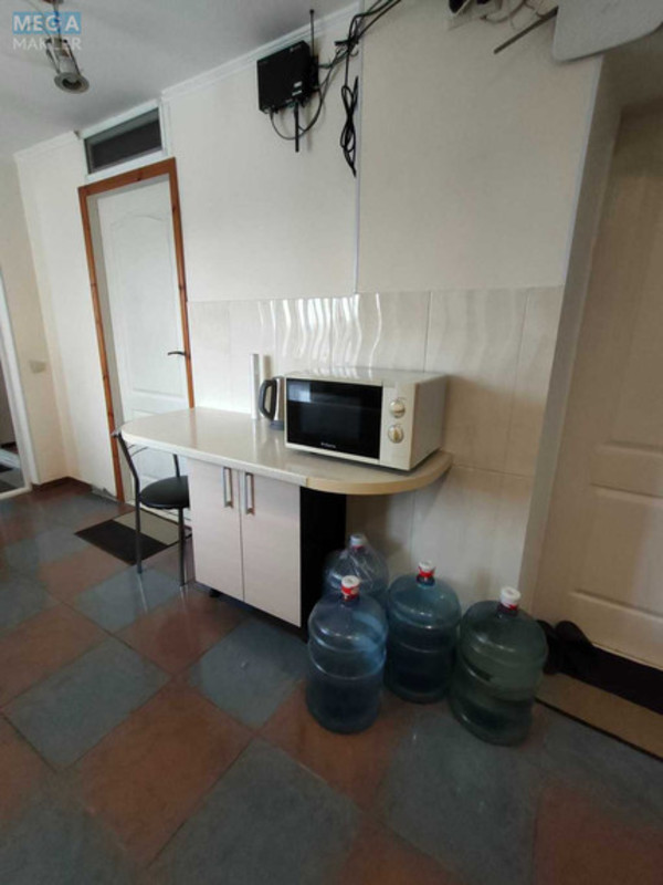 Оренда 4 кімнатні квартири, <a class="location-link" href="/kiev/" title="Недвижимость Київ">Київ</a>, <a class="location-link" href="/kiev/goloseevskij/" title="Недвижимость Голосіївський район">Голосіївський р-н</a>, Листопадна вул., 2 (изображение 16)