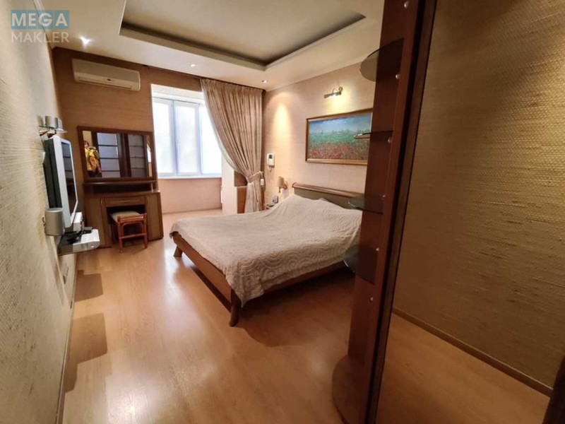 Оренда 2 кімнатної квартири, <a class="location-link" href="/kiev/" title="Недвижимость Київ">Київ</a>, <a class="location-link" href="/kiev/pecherskij/" title="Недвижимость Печерський район">Печерський р-н</a>, Мечникова ул., 16 (изображение 9)