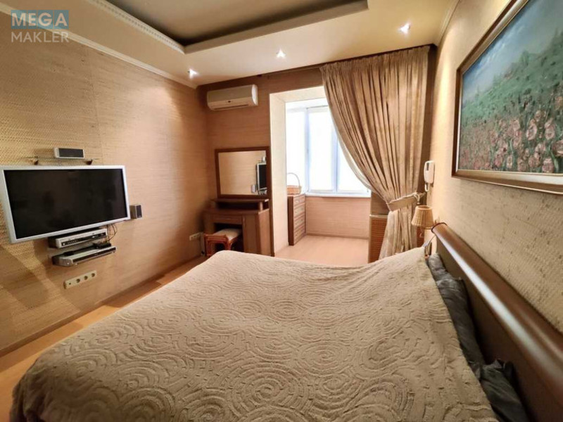 Оренда 2 кімнатної квартири, <a class="location-link" href="/kiev/" title="Недвижимость Київ">Київ</a>, <a class="location-link" href="/kiev/pecherskij/" title="Недвижимость Печерський район">Печерський р-н</a>, Мечникова ул., 16 (изображение 11)