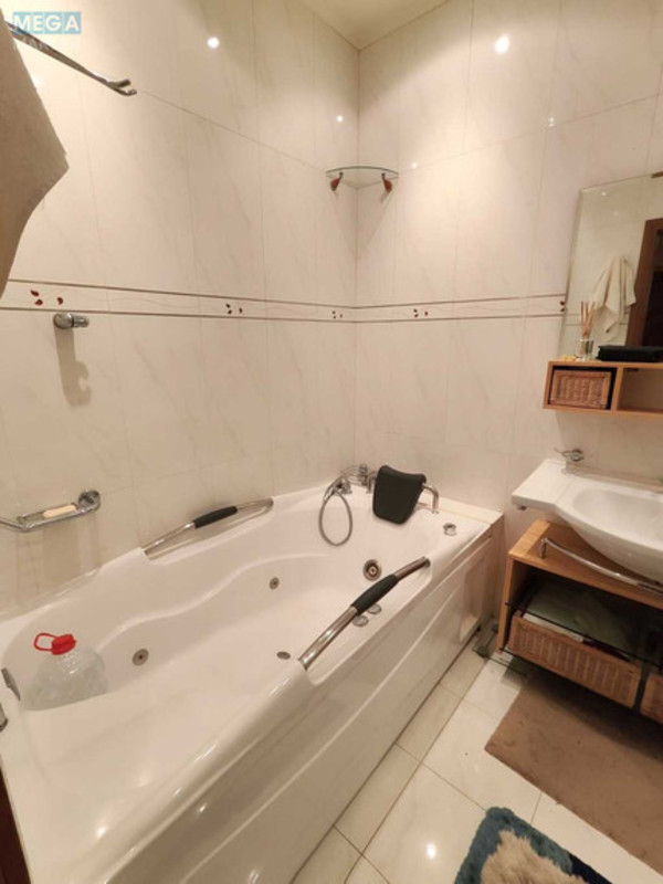 Оренда 2 кімнатної квартири, <a class="location-link" href="/kiev/" title="Недвижимость Київ">Київ</a>, <a class="location-link" href="/kiev/pecherskij/" title="Недвижимость Печерський район">Печерський р-н</a>, Мечникова ул., 16 (изображение 12)