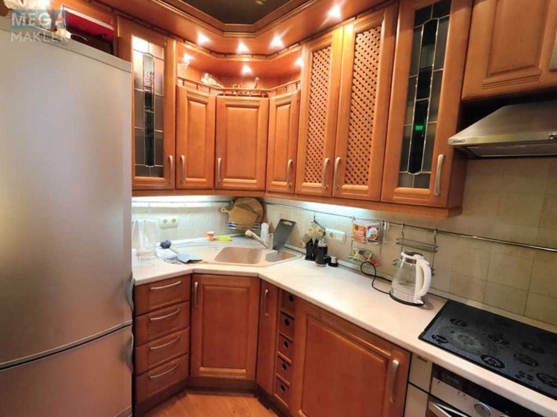 Оренда 2 кімнатної квартири, <a class="location-link" href="/kiev/" title="Недвижимость Київ">Київ</a>, <a class="location-link" href="/kiev/pecherskij/" title="Недвижимость Печерський район">Печерський р-н</a>, Мечникова ул., 16 (изображение 16)