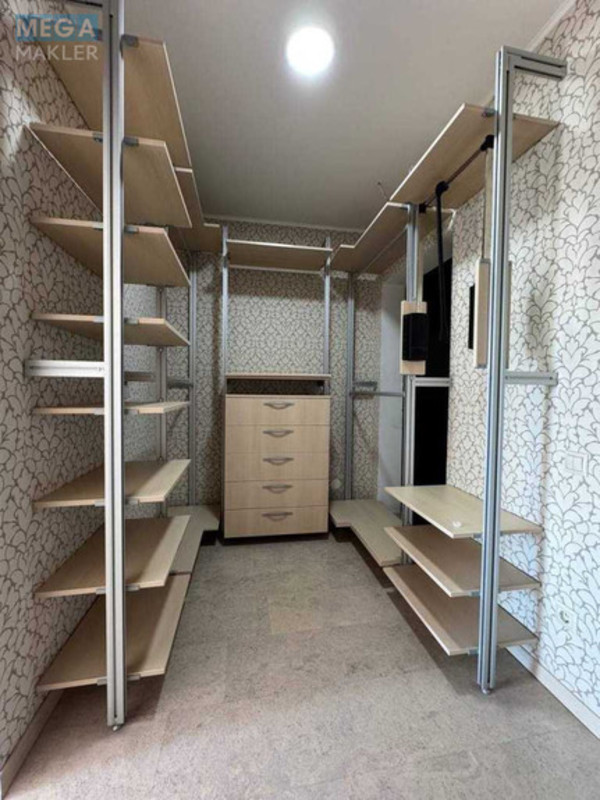 Оренда 3 кімнатної квартири, <a class="location-link" href="/kiev/" title="Недвижимость Київ">Київ</a>, <a class="location-link" href="/kiev/darnickij/" title="Недвижимость Дарницький район">Дарницький р-н</a>, Урловская ул., 40 (изображение 17)