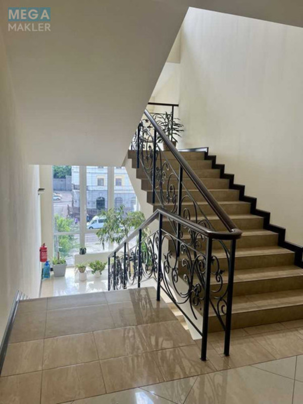 Оренда комерційної нерухомості, 83,40&nbsp;кв.м, под офис, <a class="location-link" href="/kiev/" title="Недвижимость Київ">Київ</a>, <a class="location-link" href="/kiev/podolskij/" title="Недвижимость Подільський район">Подільський р-н</a>, Нижний Вал ул., 15 (изображение 16)