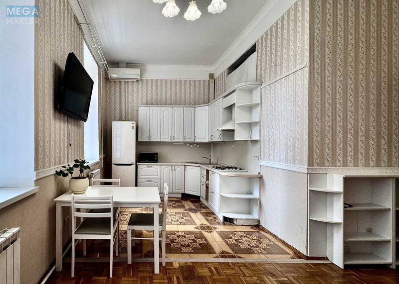 Продаж 3 кімнатної квартири (77/45/15), 2 пов. 4 пов. будинку, <a class="location-link" href="/kiev/" title="Недвижимость Київ">Київ</a>, <a class="location-link" href="/kiev/pecherskij/" title="Недвижимость Печерський район">Печерський р-н</a>, Саксаганського вул., 41В (изображение 15)