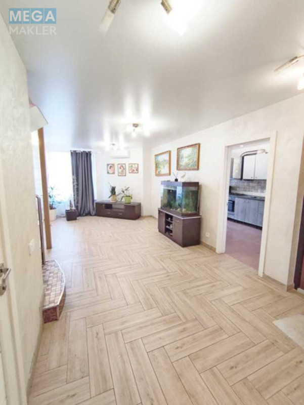 Продаж 3 кімнатної квартири (120/78/17), 9 пов. 11 пов. будинку, <a class="location-link" href="/sofievskaya-borshagovka/" title="Недвижимость Софіївська Борщагівка">Софіївська Борщагівка</a>, Миру, 50 (изображение 2)