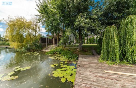 Продаж дома, 2&nbsp;поверху, 265&nbsp;кв.м, 5&nbsp;кімнат, ділянка 40&nbsp;соток, <a class="location-link" href="/kiev/" title="Недвижимость Київ">Київ</a>, <a class="location-link" href="/kiev/darnickij/" title="Недвижимость Дарницький район">Дарницький р-н</a>, Центральна вул. (изображение 8)