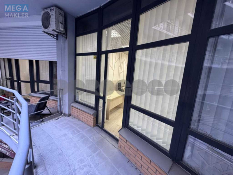 Оренда комерційної нерухомості, 80&nbsp;кв.м, под офис, <a class="location-link" href="/kiev/" title="Недвижимость Київ">Київ</a>, <a class="location-link" href="/kiev/pecherskij/" title="Недвижимость Печерський район">Печерський р-н</a>, Євгена Коновальця вул., 36-Д (изображение 8)