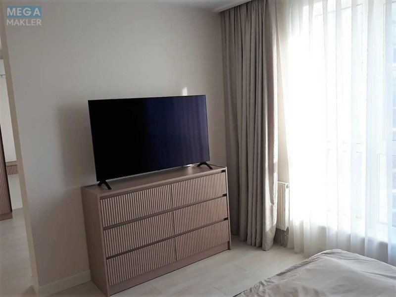 Продаж 4 кімнатної квартири (142/80/30), 9 пов. 10 пов. будинку, <a class="location-link" href="/kiev/" title="Недвижимость Київ">Київ</a>, <a class="location-link" href="/kiev/goloseevskij/" title="Недвижимость Голосіївський район">Голосіївський р-н</a>, Метрологическая ул., 15а (изображение 19)