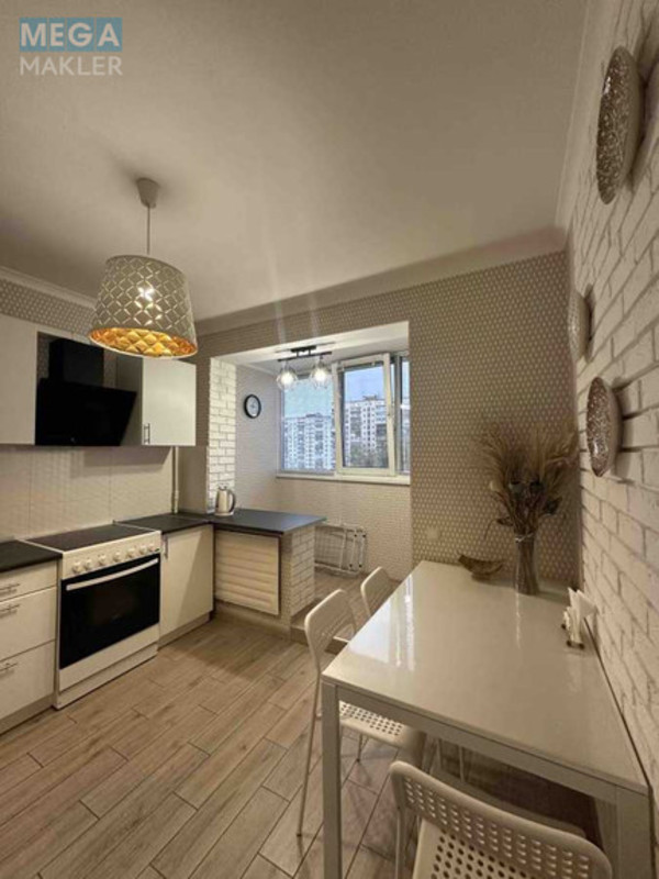 Оренда 1 кімнатної квартири, <a class="location-link" href="/kiev/" title="Недвижимость Київ">Київ</a>, <a class="location-link" href="/kiev/solomenskij/" title="Недвижимость Солом'янський район">Солом'янський р-н</a>, Митрополита Василя Липківського вул., 28 (изображение 2)