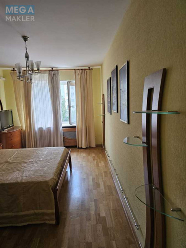 Оренда 3 кімнатної квартири, <a class="location-link" href="/kiev/" title="Недвижимость Київ">Київ</a>, <a class="location-link" href="/kiev/solomenskij/" title="Недвижимость Солом'янський район">Солом'янський р-н</a>, Вузівська вул., 5 (изображение 3)