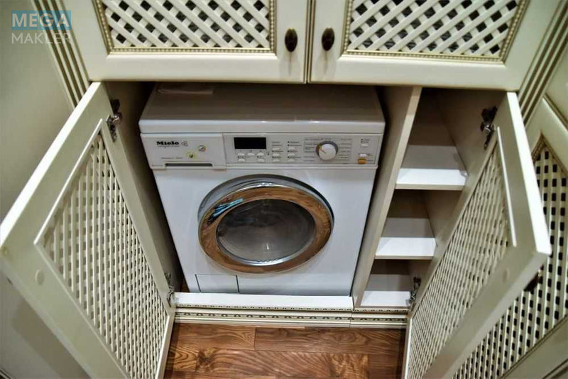 Оренда 4 кімнатні квартири, <a class="location-link" href="/kiev/" title="Недвижимость Київ">Київ</a>, <a class="location-link" href="/kiev/pecherskij/" title="Недвижимость Печерський район">Печерський р-н</a>, Ольгинская ул., 6 (изображение 8)