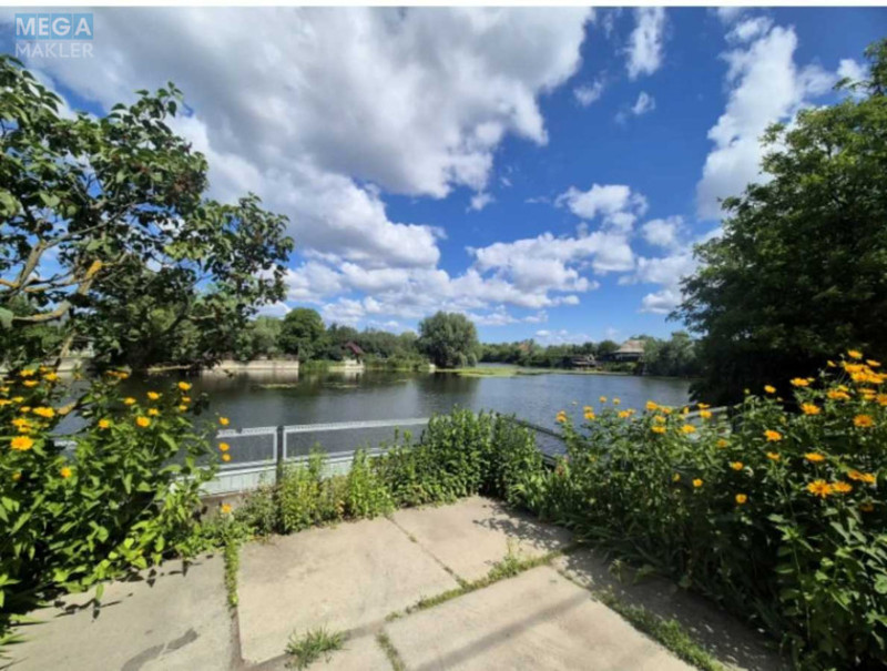 Продаж дома, 2&nbsp;поверху, 127&nbsp;кв.м, 4&nbsp;кімнати, ділянка 5&nbsp;соток, <a class="location-link" href="/kiev/" title="Недвижимость Київ">Київ</a>, <a class="location-link" href="/kiev/darnickij/" title="Недвижимость Дарницький район">Дарницький р-н</a>, Центральна вул. (изображение 3)