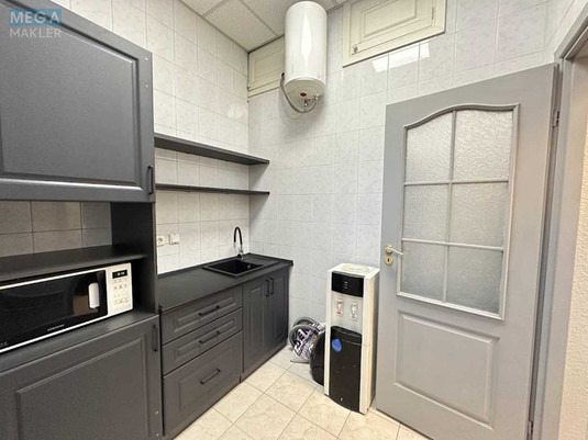 Оренда комерційної нерухомості, 70&nbsp;кв.м, под офис, <a class="location-link" href="/kiev/" title="Недвижимость Київ">Київ</a>, <a class="location-link" href="/kiev/shevchenkovskij/" title="Недвижимость Шевченківський район">Шевченківський р-н</a>, Костельная ул., 10 (изображение 4)