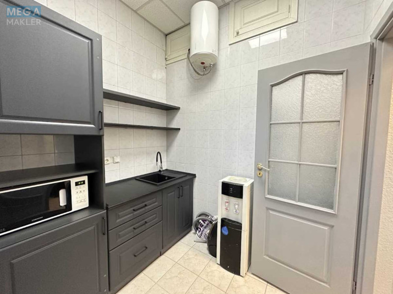 Оренда комерційної нерухомості, 70&nbsp;кв.м, под офис, <a class="location-link" href="/kiev/" title="Недвижимость Київ">Київ</a>, <a class="location-link" href="/kiev/shevchenkovskij/" title="Недвижимость Шевченківський район">Шевченківський р-н</a>, Костельная ул., 10 (изображение 4)