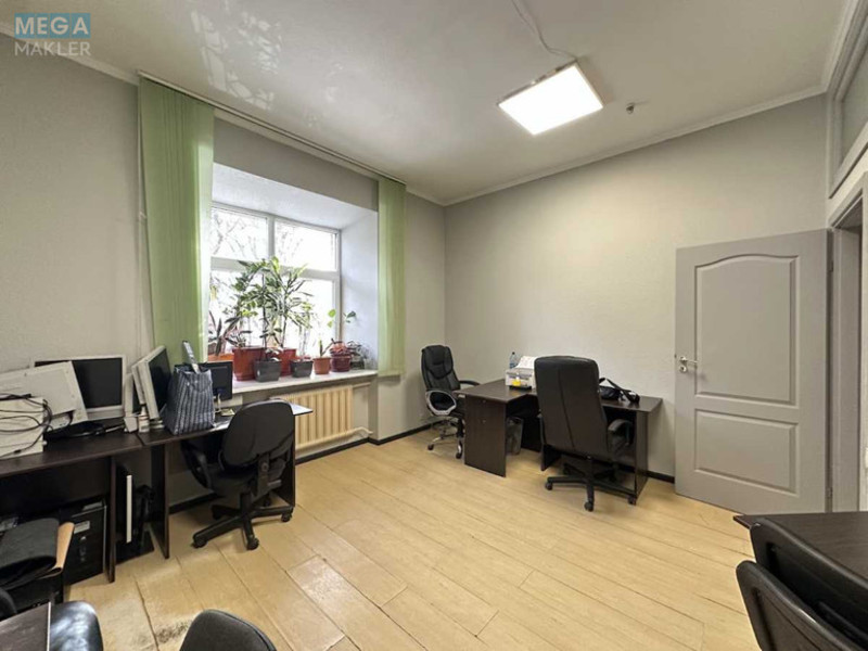 Оренда комерційної нерухомості, 70&nbsp;кв.м, под офис, <a class="location-link" href="/kiev/" title="Недвижимость Київ">Київ</a>, <a class="location-link" href="/kiev/shevchenkovskij/" title="Недвижимость Шевченківський район">Шевченківський р-н</a>, Костельная ул., 10 (изображение 10)