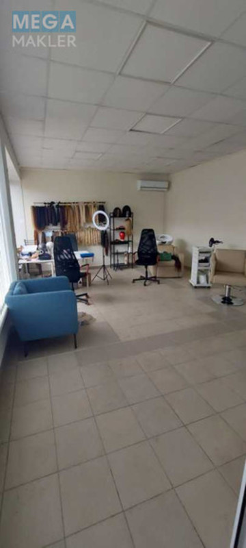 Оренда комерційної нерухомості, 71&nbsp;кв.м, под офис, <a class="location-link" href="/uzhgorod/" title="Недвижимость Ужгород">Ужгород</a>, Легоцького, 48 (изображение 6)