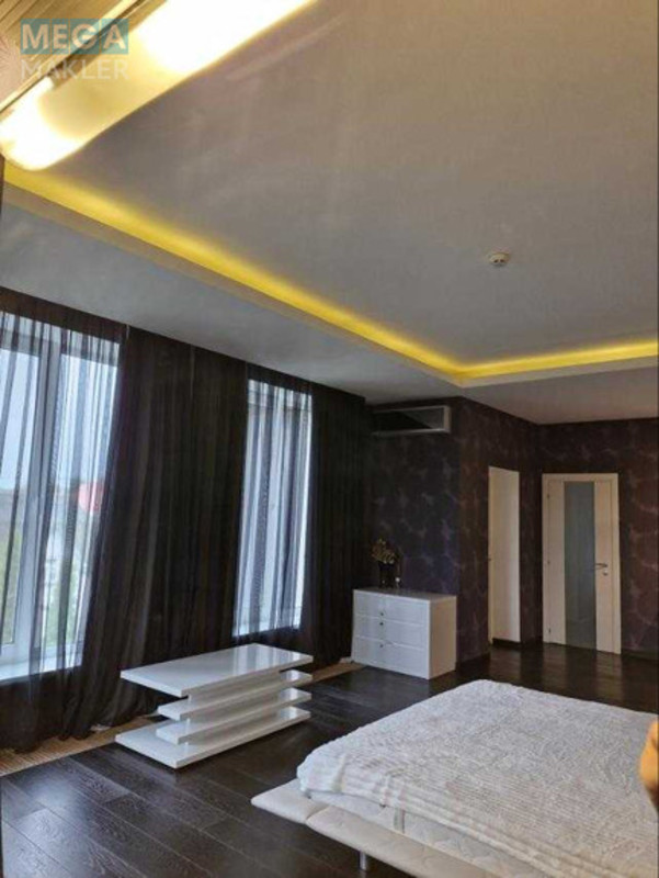 Продаж дома, 3&nbsp;поверху, 363&nbsp;кв.м, 4&nbsp;кімнати, ділянка 6&nbsp;соток, <a class="location-link" href="/kiev/" title="Недвижимость Київ">Київ</a>, <a class="location-link" href="/kiev/svyatoshinskij/" title="Недвижимость Святошинський район">Святошинський р-н</a>, Берковецкая ул. (изображение 10)