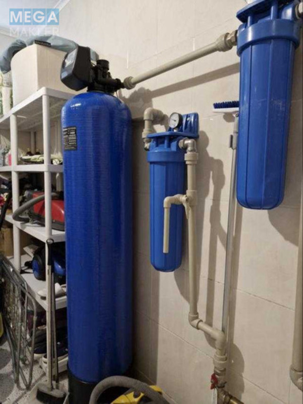 Продаж дома, 3&nbsp;поверху, 363&nbsp;кв.м, 4&nbsp;кімнати, ділянка 6&nbsp;соток, <a class="location-link" href="/kiev/" title="Недвижимость Київ">Київ</a>, <a class="location-link" href="/kiev/svyatoshinskij/" title="Недвижимость Святошинський район">Святошинський р-н</a>, Берковецкая ул. (изображение 21)