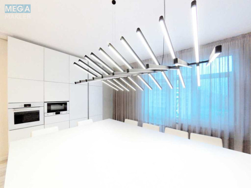 Оренда 3 кімнатної квартири, <a class="location-link" href="/kiev/" title="Недвижимость Київ">Київ</a>, <a class="location-link" href="/kiev/pecherskij/" title="Недвижимость Печерський район">Печерський р-н</a>, Євгена Коновальця вул., 44а (изображение 2)