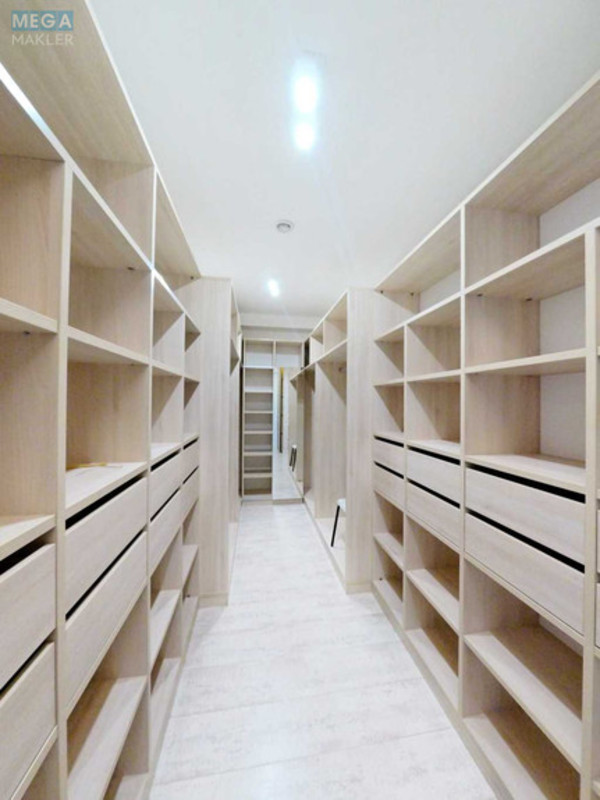 Оренда 3 кімнатної квартири, <a class="location-link" href="/kiev/" title="Недвижимость Київ">Київ</a>, <a class="location-link" href="/kiev/pecherskij/" title="Недвижимость Печерський район">Печерський р-н</a>, Євгена Коновальця вул., 44а (изображение 11)