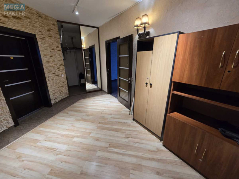 Продаж 4 кімнатної квартири (160/100/20), 5 пов. 9 пов. будинку, <a class="location-link" href="/kiev/" title="Недвижимость Київ">Київ</a>, <a class="location-link" href="/kiev/dneprovskij/" title="Недвижимость Дніпровський район">Дніпровський р-н</a>, Раисы Окипной ул., 4 (изображение 3)