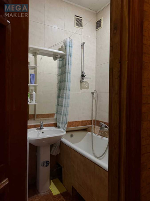 Оренда кімнати (підселення), <a class="location-link" href="/kiev/" title="Недвижимость Київ">Київ</a>, <a class="location-link" href="/kiev/solomenskij/" title="Недвижимость Солом'янський район">Солом'янський р-н</a>, Максима Кривоноса вул., 10 (изображение 10)