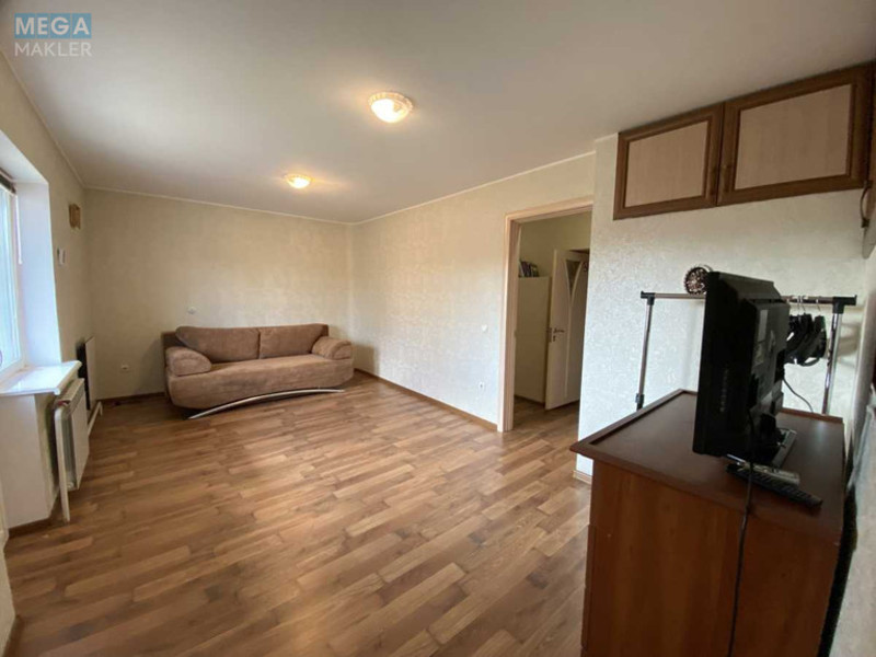 Продаж дома, 2&nbsp;поверху, 207&nbsp;кв.м, 6&nbsp;кімнат, ділянка 8,10&nbsp;соток, <a class="location-link" href="/borispol/" title="Недвижимость Бориспіль">Бориспіль</a>, Садова (изображение 7)