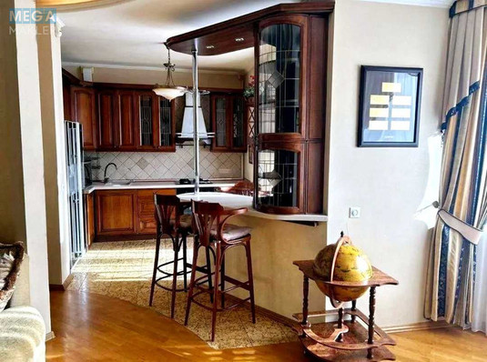 Оренда 4 кімнатні квартири, <a class="location-link" href="/kiev/" title="Недвижимость Київ">Київ</a>, <a class="location-link" href="/kiev/podolskij/" title="Недвижимость Подільський район">Подільський р-н</a>, Волоська вул., 12в (изображение 2)