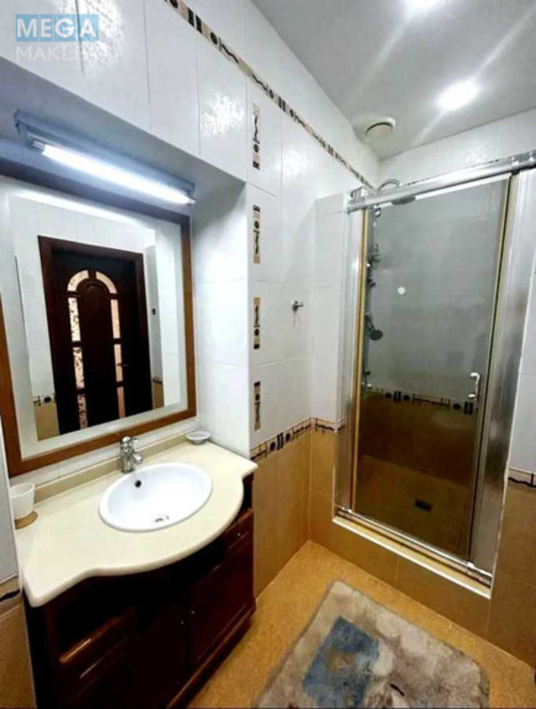 Оренда 4 кімнатні квартири, <a class="location-link" href="/kiev/" title="Недвижимость Київ">Київ</a>, <a class="location-link" href="/kiev/podolskij/" title="Недвижимость Подільський район">Подільський р-н</a>, Волоська вул., 12в (изображение 4)