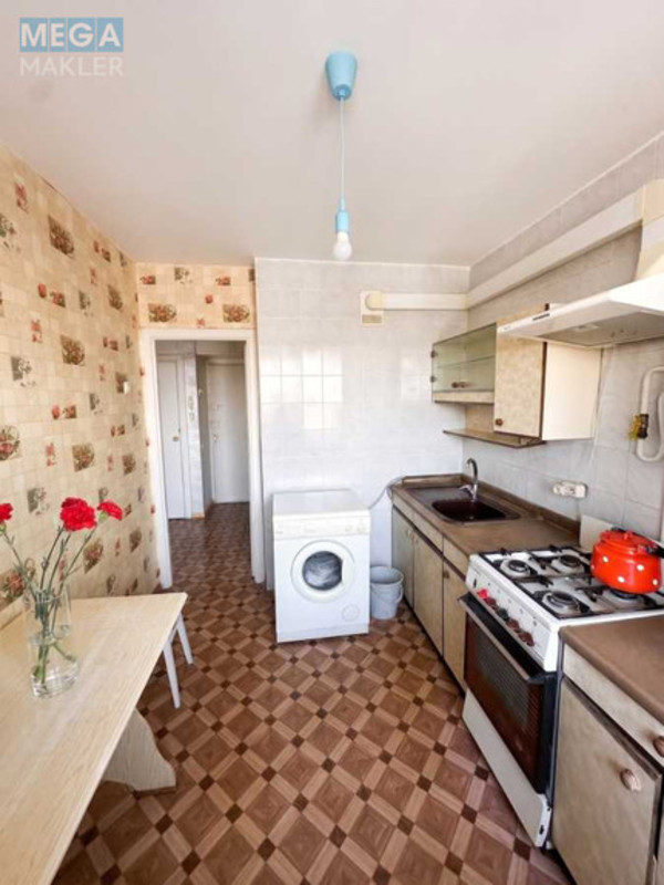 Продаж 2 кімнатної квартири (46/30/7), 6 пов. 9 пов. будинку, <a class="location-link" href="/kiev/" title="Недвижимость Київ">Київ</a>, <a class="location-link" href="/kiev/solomenskij/" title="Недвижимость Солом'янський район">Солом'янський р-н</a>, Гарматна вул., 28 (изображение 2)