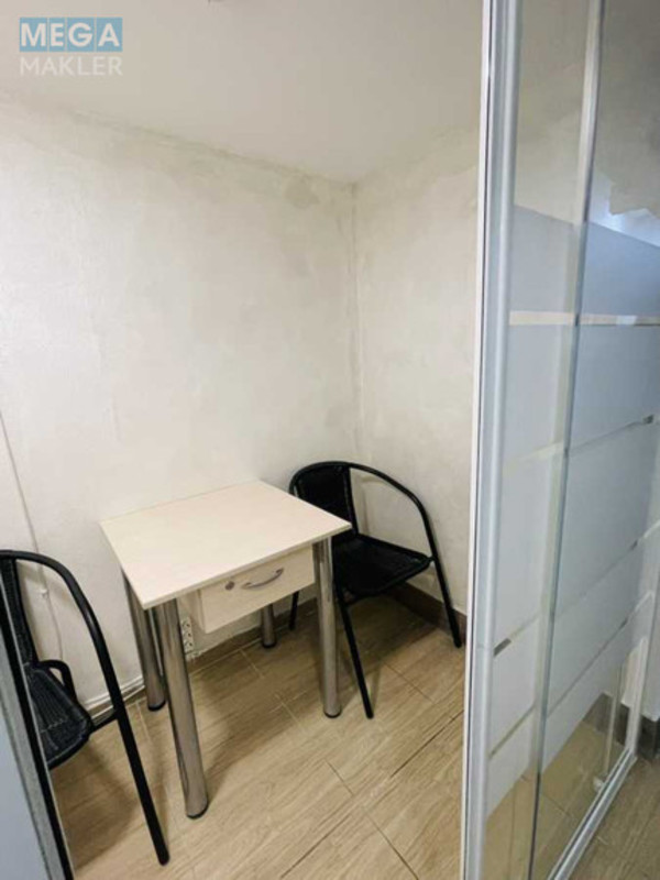 Оренда комерційної нерухомості, 10&nbsp;кв.м, <a class="location-link" href="/kiev/" title="Недвижимость Київ">Київ</a>, <a class="location-link" href="/kiev/dneprovskij/" title="Недвижимость Дніпровський район">Дніпровський р-н</a>, Раїси Окіпної вул., 8 (изображение 3)