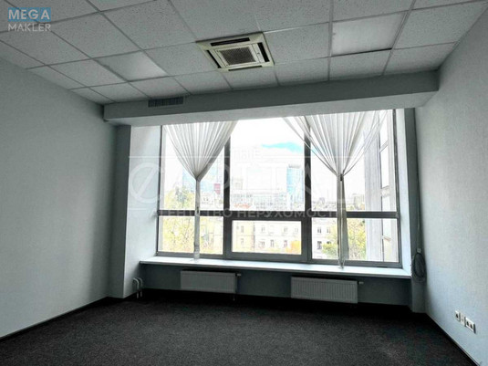 Оренда окремої будівлі/побудови, 300&nbsp;кв.м, <a class="location-link" href="/kiev/" title="Недвижимость Київ">Київ</a>, <a class="location-link" href="/kiev/goloseevskij/" title="Недвижимость Голосіївський район">Голосіївський р-н</a>, Велика Васильківська вул. (изображение 4)