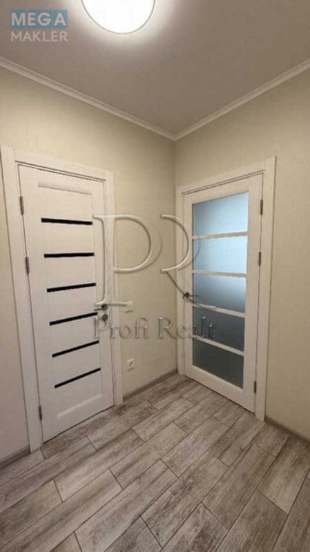 Продаж 1 кімнатної квартири (42/18/10), 15 пов. 25 пов. будинку, <a class="location-link" href="/kiev/" title="Недвижимость Київ">Київ</a>, <a class="location-link" href="/kiev/goloseevskij/" title="Недвижимость Голосіївський район">Голосіївський р-н</a>, Ломоносова вулиця, 36В (изображение 16)