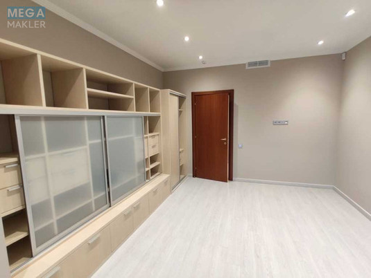 Продаж комерційної нерухомості, 126&nbsp;кв.м, под офис, <a class="location-link" href="/kiev/" title="Недвижимость Київ">Київ</a>, <a class="location-link" href="/kiev/goloseevskij/" title="Недвижимость Голосіївський район">Голосіївський р-н</a>, Жилянская ул., 59 (изображение 2)