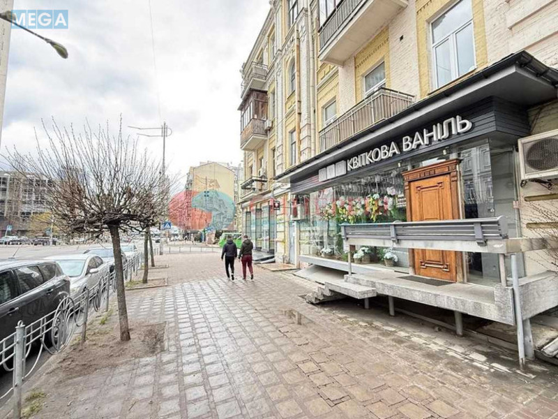 Оренда комерційної нерухомості, 86&nbsp;кв.м, под магазин, <a class="location-link" href="/kiev/" title="Недвижимость Київ">Київ</a>, <a class="location-link" href="/kiev/pecherskij/" title="Недвижимость Печерський район">Печерський р-н</a>, Саксаганського вул., 13/42 (изображение 2)
