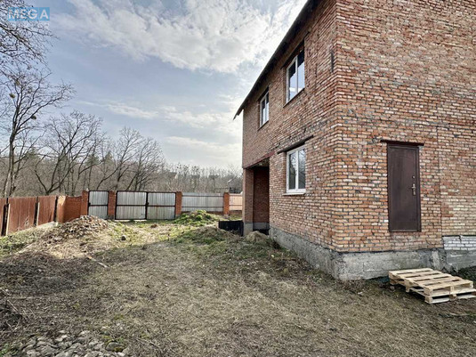 Продаж дома, 2&nbsp;поверху, 120&nbsp;кв.м, 3&nbsp;кімнати, ділянка 6&nbsp;соток, <a class="location-link" href="/podgorcy-selo/" title="Недвижимость Підгірці">Підгірці</a>, Будівельник (изображение 3)