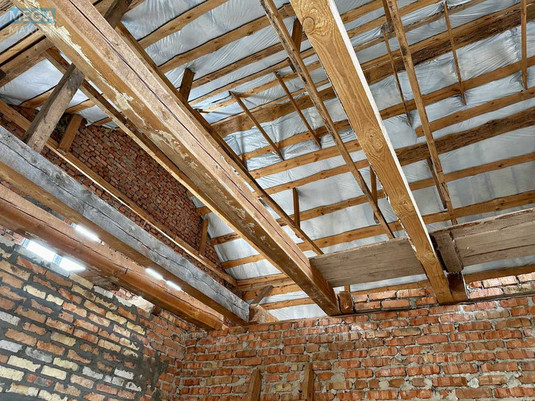 Продаж дома, 2&nbsp;поверху, 120&nbsp;кв.м, 3&nbsp;кімнати, ділянка 6&nbsp;соток, <a class="location-link" href="/podgorcy-selo/" title="Недвижимость Підгірці">Підгірці</a>, Будівельник (изображение 8)