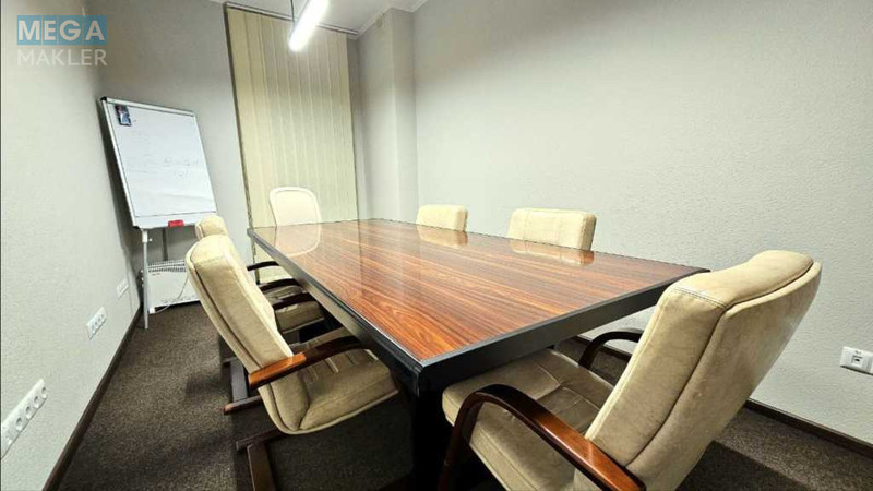 Оренда комерційної нерухомості, 80&nbsp;кв.м, под офис, <a class="location-link" href="/kiev/" title="Недвижимость Київ">Київ</a>, <a class="location-link" href="/kiev/shevchenkovskij/" title="Недвижимость Шевченківський район">Шевченківський р-н</a>, Олеся Гончара ул., 35 (изображение 3)