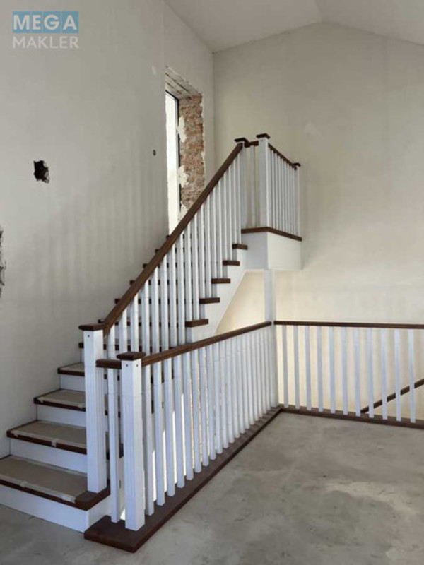 Продаж дома, 3&nbsp;поверху, 344&nbsp;кв.м, 7&nbsp;кімнат, ділянка 10&nbsp;соток, <a class="location-link" href="/kiev/" title="Недвижимость Київ">Київ</a>, <a class="location-link" href="/kiev/darnickij/" title="Недвижимость Дарницький район">Дарницький р-н</a>, Заплавный пер. (изображение 3)