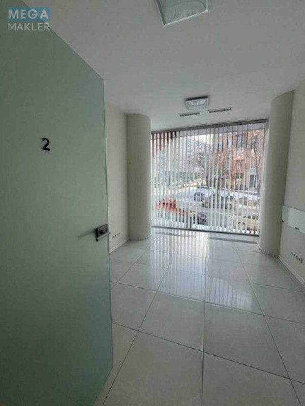 Оренда комерційної нерухомості, 232,30&nbsp;кв.м, под магазин, <a class="location-link" href="/kiev/" title="Недвижимость Київ">Київ</a>, <a class="location-link" href="/kiev/pecherskij/" title="Недвижимость Печерський район">Печерський р-н</a>, Кловский спуск, 12а (изображение 2)