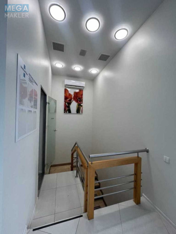 Оренда комерційної нерухомості, 232,30&nbsp;кв.м, под магазин, <a class="location-link" href="/kiev/" title="Недвижимость Київ">Київ</a>, <a class="location-link" href="/kiev/pecherskij/" title="Недвижимость Печерський район">Печерський р-н</a>, Кловский спуск, 12а (изображение 3)