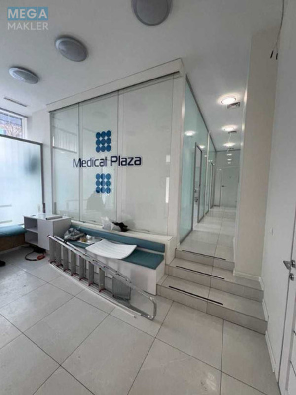 Оренда комерційної нерухомості, 232,30&nbsp;кв.м, под магазин, <a class="location-link" href="/kiev/" title="Недвижимость Київ">Київ</a>, <a class="location-link" href="/kiev/pecherskij/" title="Недвижимость Печерський район">Печерський р-н</a>, Кловский спуск, 12а (изображение 5)