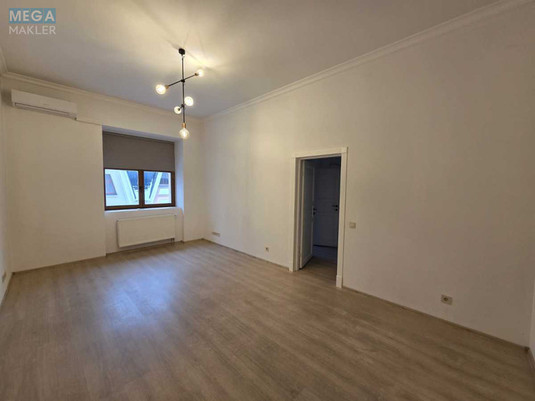 Продаж 4 кімнатної квартири (167/82/21), 3 пов. 4 пов. будинку, <a class="location-link" href="/kiev/" title="Недвижимость Київ">Київ</a>, <a class="location-link" href="/kiev/podolskij/" title="Недвижимость Подільський район">Подільський р-н</a>, Воздвиженская ул., 20 (изображение 4)