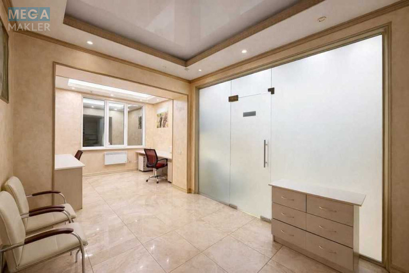 Оренда комерційної нерухомості, 185&nbsp;кв.м, <a class="location-link" href="/kiev/" title="Недвижимость Київ">Київ</a>, <a class="location-link" href="/kiev/solomenskij/" title="Недвижимость Солом'янський район">Солом'янський р-н</a>, Іскрівська вул., 3 (изображение 10)