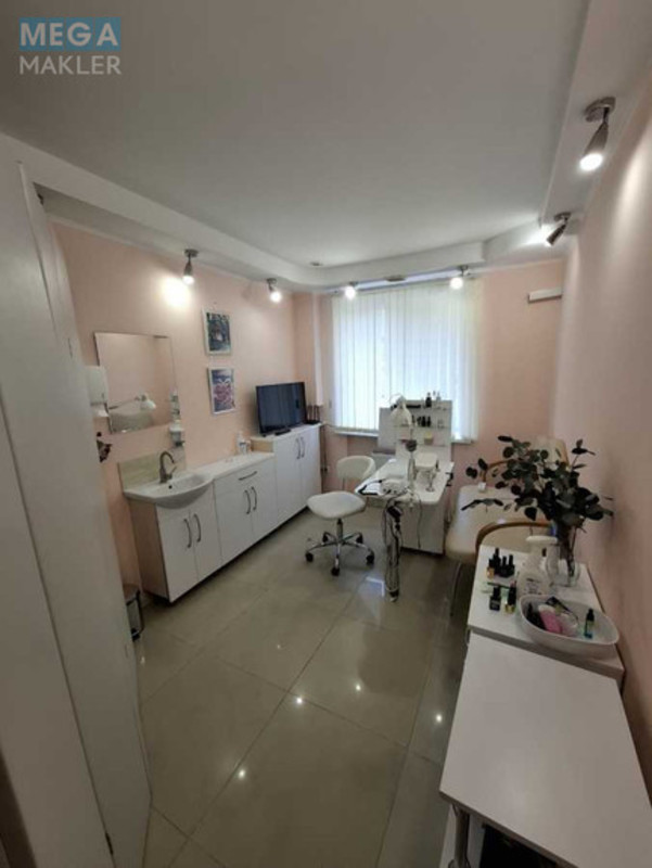 Продаж окремої будівлі/побудови, 67&nbsp;кв.м, <a class="location-link" href="/chernigov/" title="Недвижимость Чернігів">Чернігів</a>, <a class="location-link" href="/chernigov/desnyanskij/" title="Недвижимость Деснянський район">Деснянський р-н</a>, Тарнавського, 12 (изображение 2)