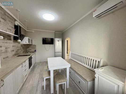 Продаж 1 кімнатної квартири (49/18/13), 9 пов. 26 пов. будинку, <a class="location-link" href="/kiev/" title="Недвижимость Київ">Київ</a>, <a class="location-link" href="/kiev/dneprovskij/" title="Недвижимость Дніпровський район">Дніпровський р-н</a>, Краківська вул., 27 (изображение 6)